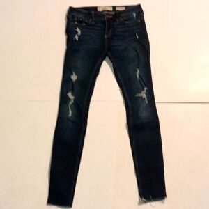 EUC SEMI DESTROYED HOLLISTER JEANS SZ 3R
